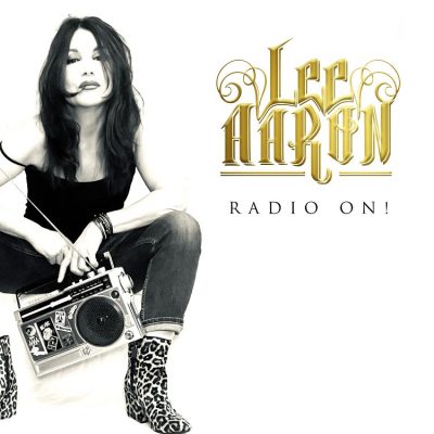 LEE ARON - Liefert "vampy" Single