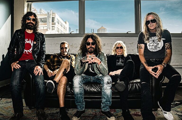 THE DEAD DAISIES - John Corabi is back! + Best-Of angekündigt