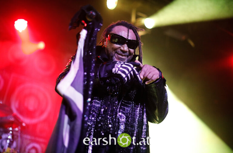 SKINDRED, RAGING SPEEDHORN