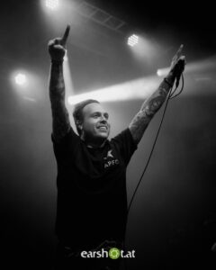 NIK_7134 STICK TO YOUR GUNS - Live