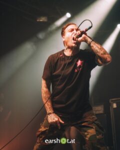 NIK_7184 STICK TO YOUR GUNS - Live