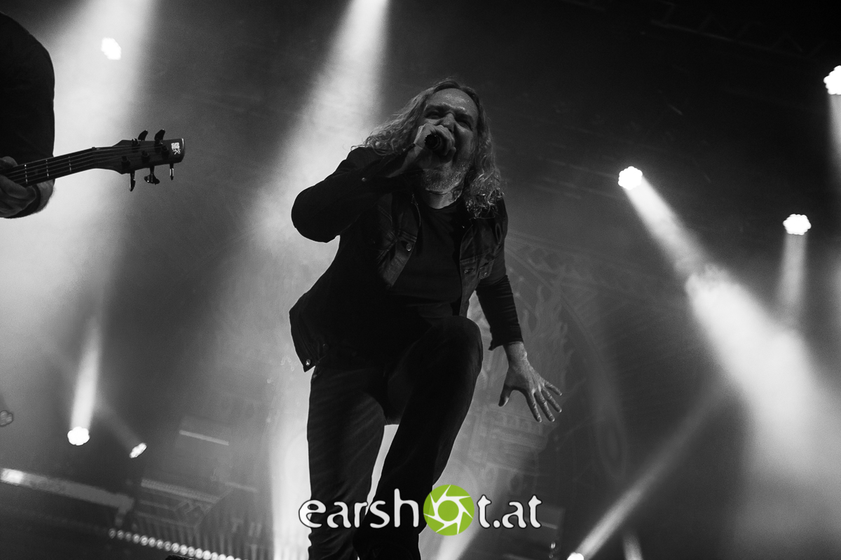 THE HALO EFFECT, PAIN, BLOODRED HOURGLASS