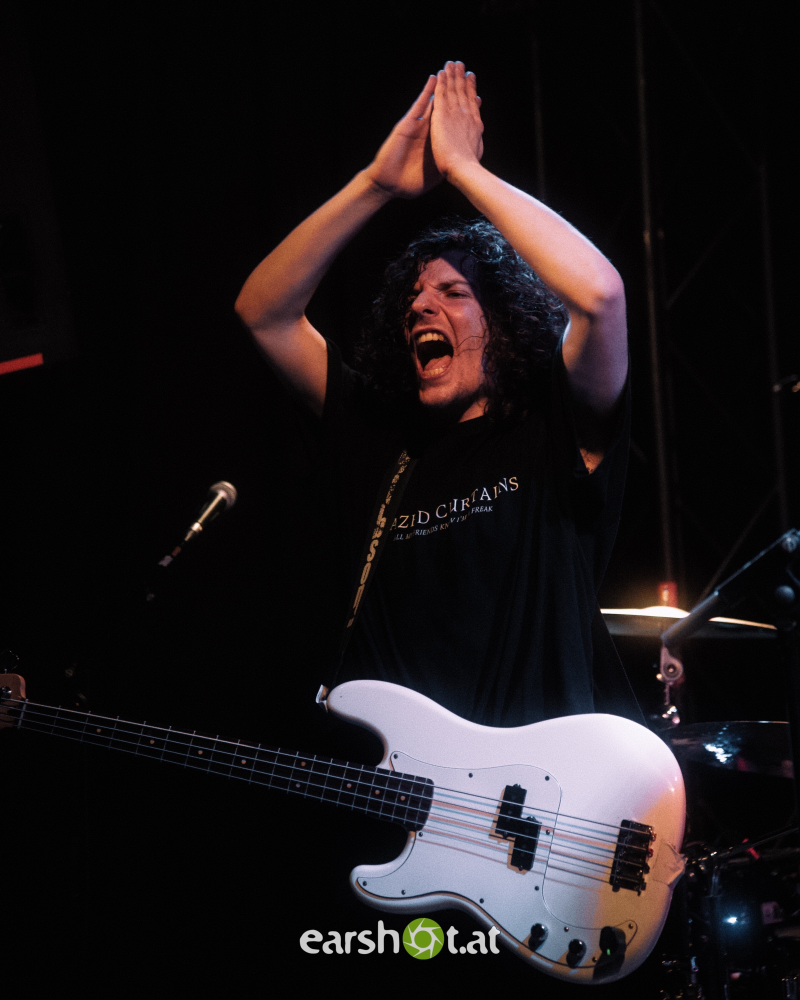 claustrophobia tour glazed curtains echolight