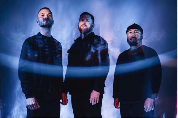 URNE - Neuer epischer Song "Harken The Waves"