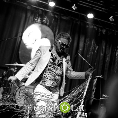 ME FIRST AND THE GIMME GIMMES Wels