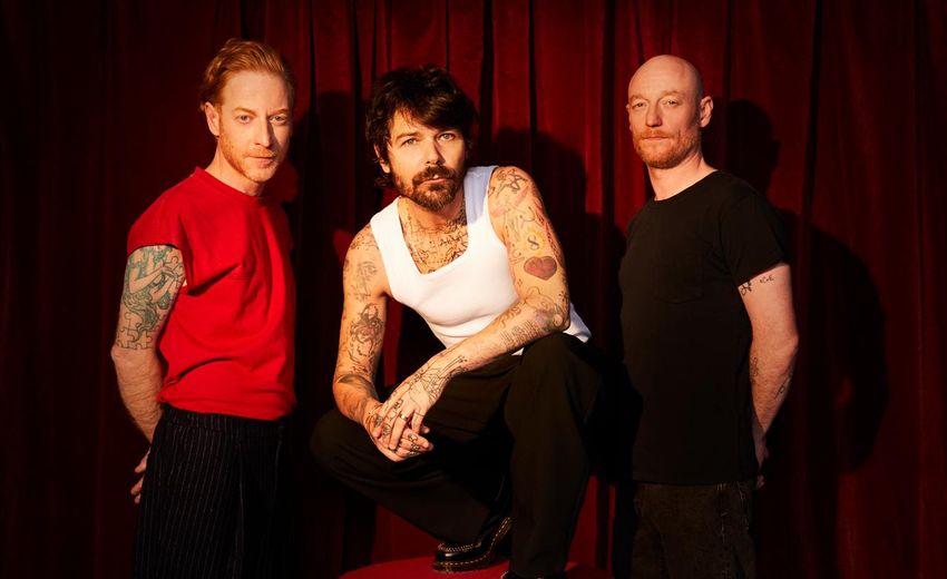 BIFFY CLYRO – „A Little Love“ leitet neues Album ein