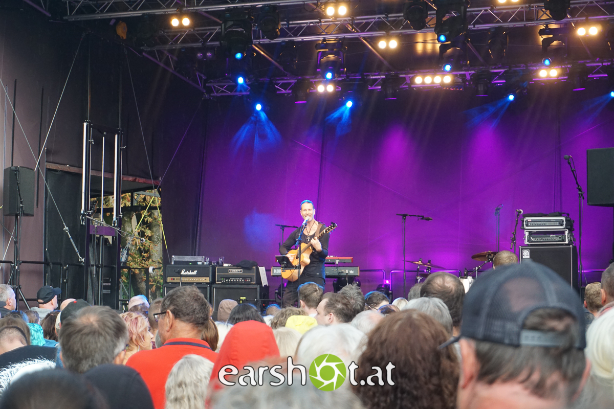 BONNIE TYLER, C.B. GREEN