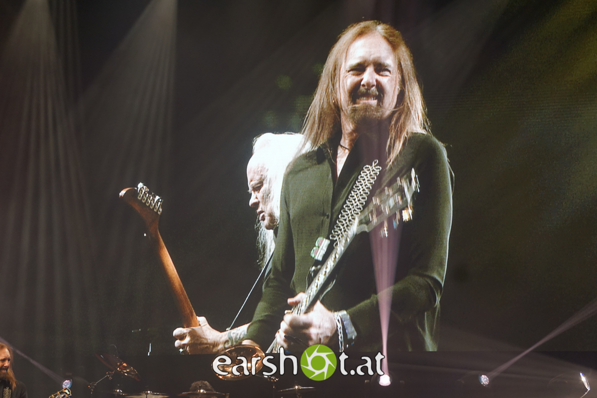 LYNYRD SKYNYRD, SIMON MCBRIDE