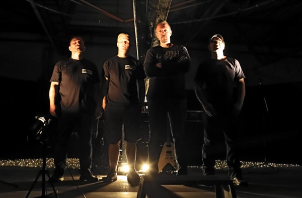 KOMAHAWK  – Melden sich lautstark zurück